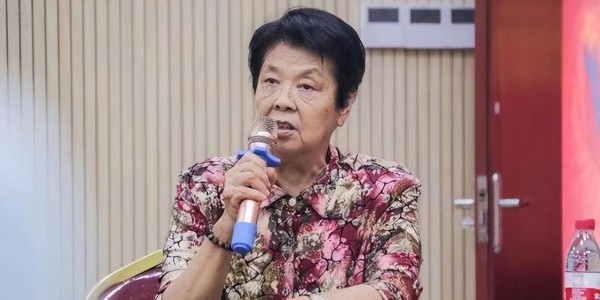 幸运10预测-钟南山做梦没想到，自己89岁高龄的妻子，如今再次为他“争光”